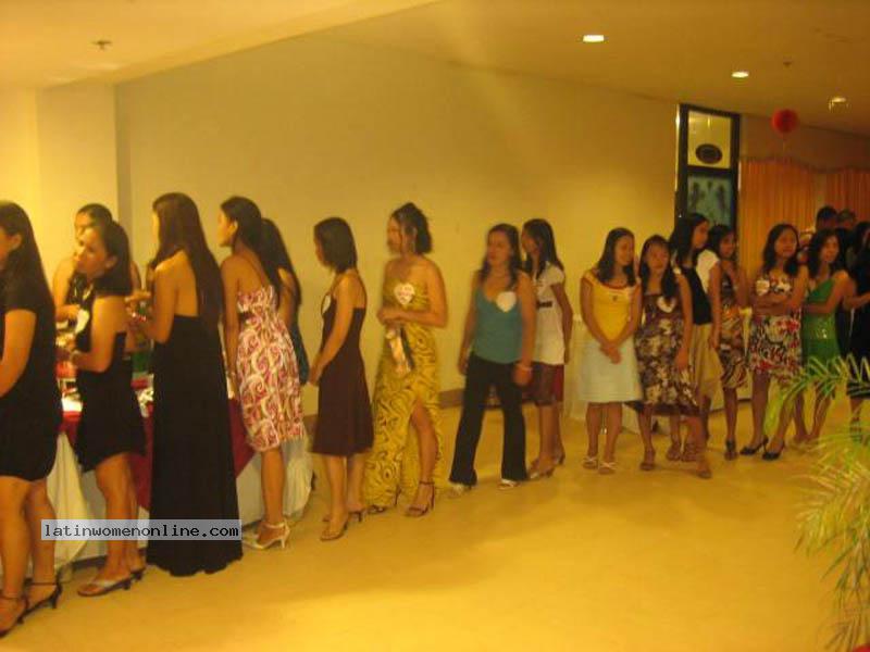 Philippine-Women-8579-1