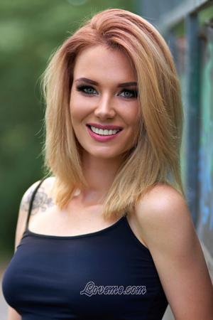 202122 - Irina Age: 32 - Ukraine