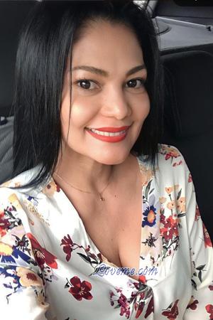 215857 - Isabel Age: 49 - Colombia